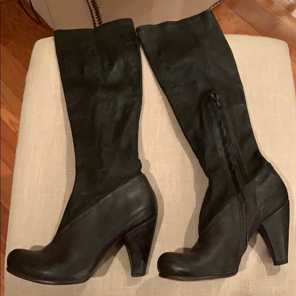 Coclico black leather boots